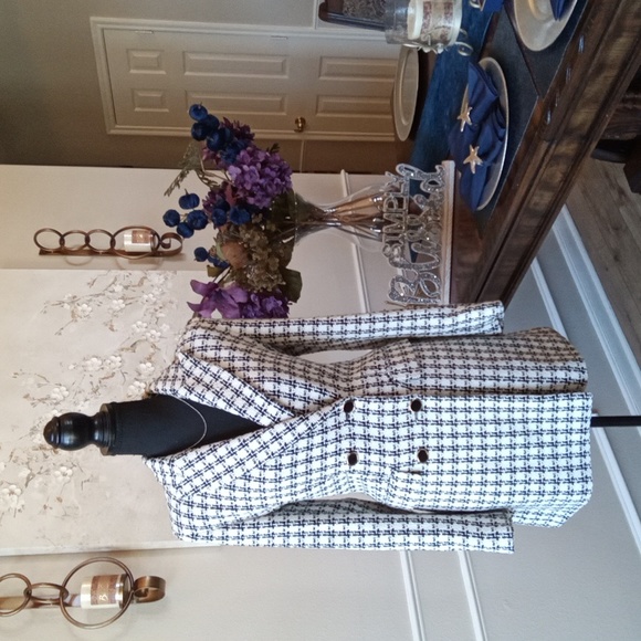 Zara Women's White And Black Double Breasted Tailored Coat. Size M - Picture 10 of 17